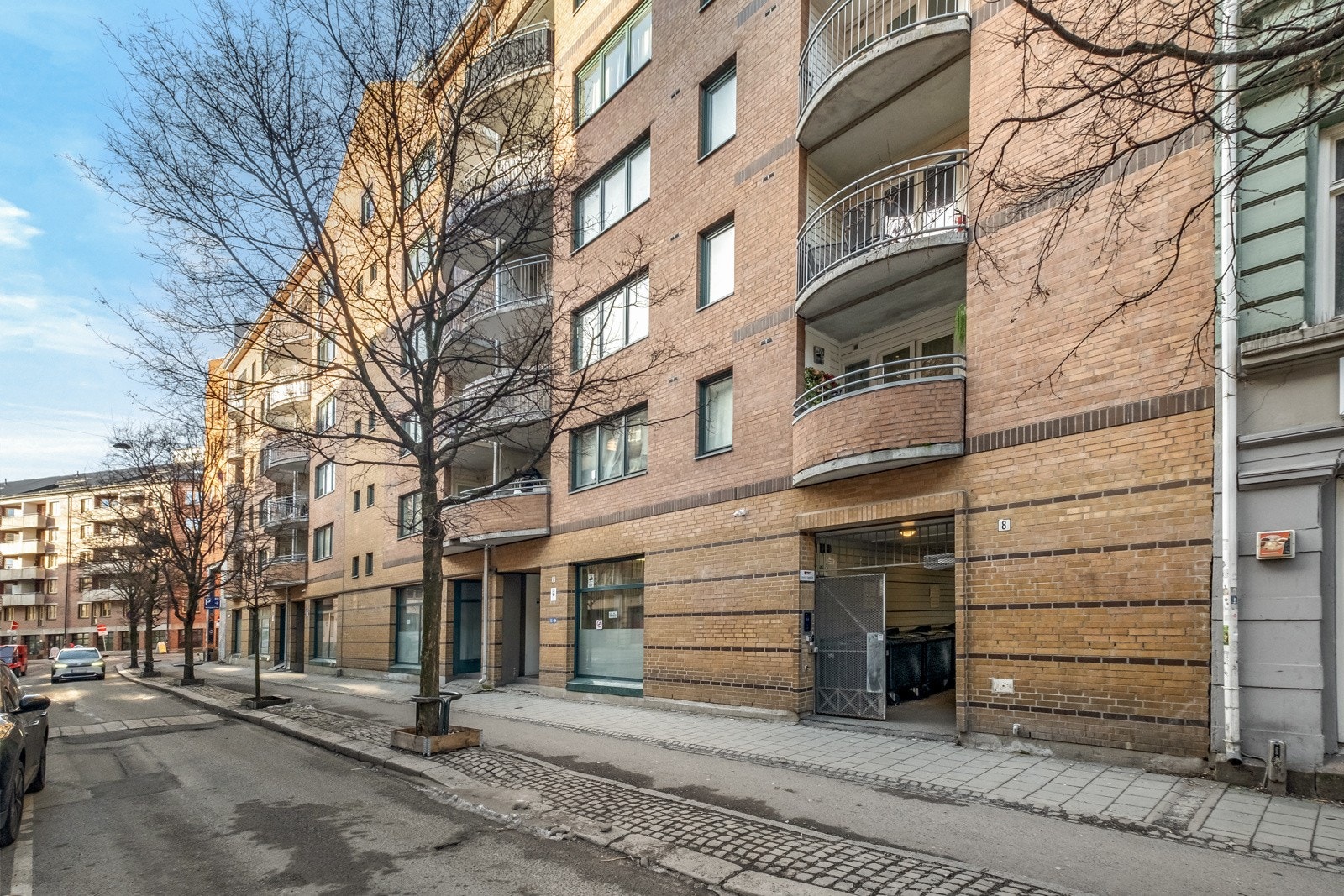 Motzfeldts gate 8 ligger i meget sentrale omgivelser på Grønland. Galleribilde