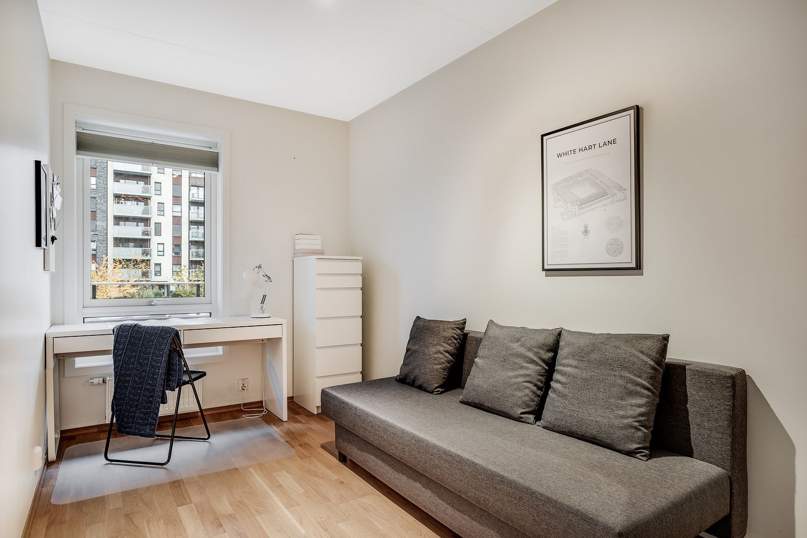 Soverom 2 med inngang til walk-in closet Galleribilde