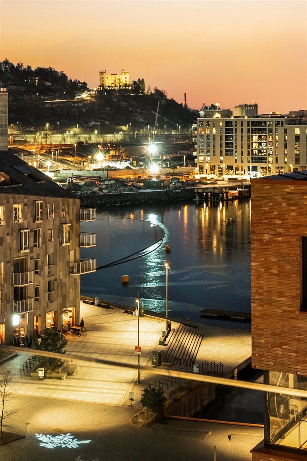 Fantastisk utsikt mot havnebassenget, Ekeberg, Kongshavn og Ekebergrestauranten Galleribilde