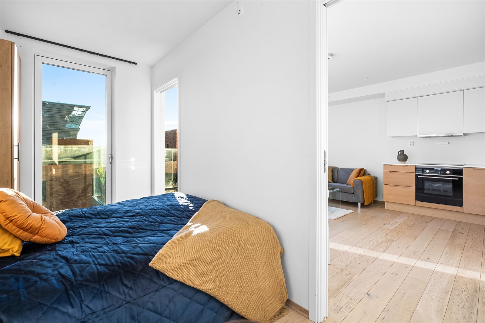 Soverom med adkomst fra stuen Galleribilde