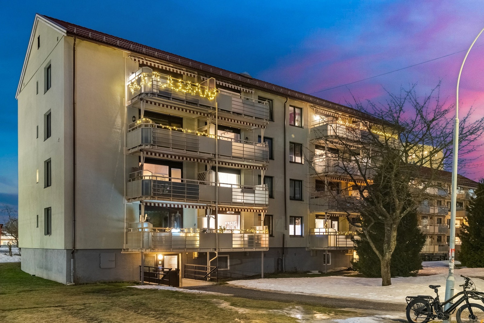 Kveldsstemning i Øivinds vei Galleribilde