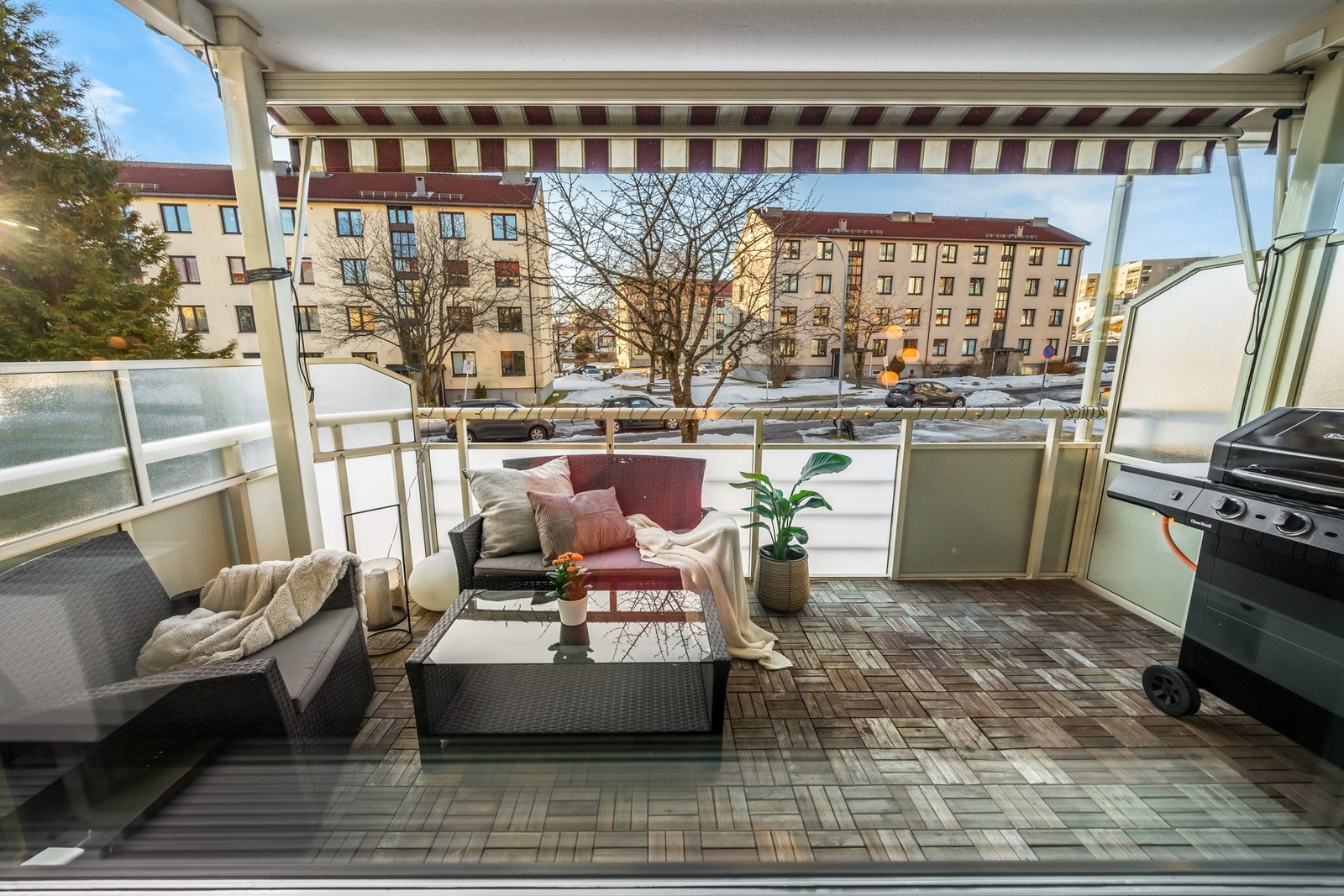 Her er det lett å trives! Legg spesielt merke til utsyne mellom blokkene mot syd Galleribilde