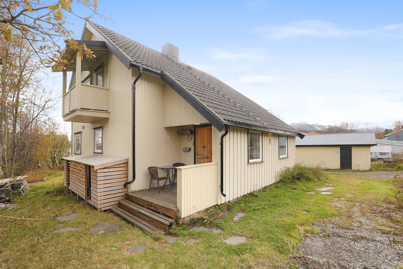 Det ble lagt nytt Decra tak på boligen i 2021. Galleribilde
