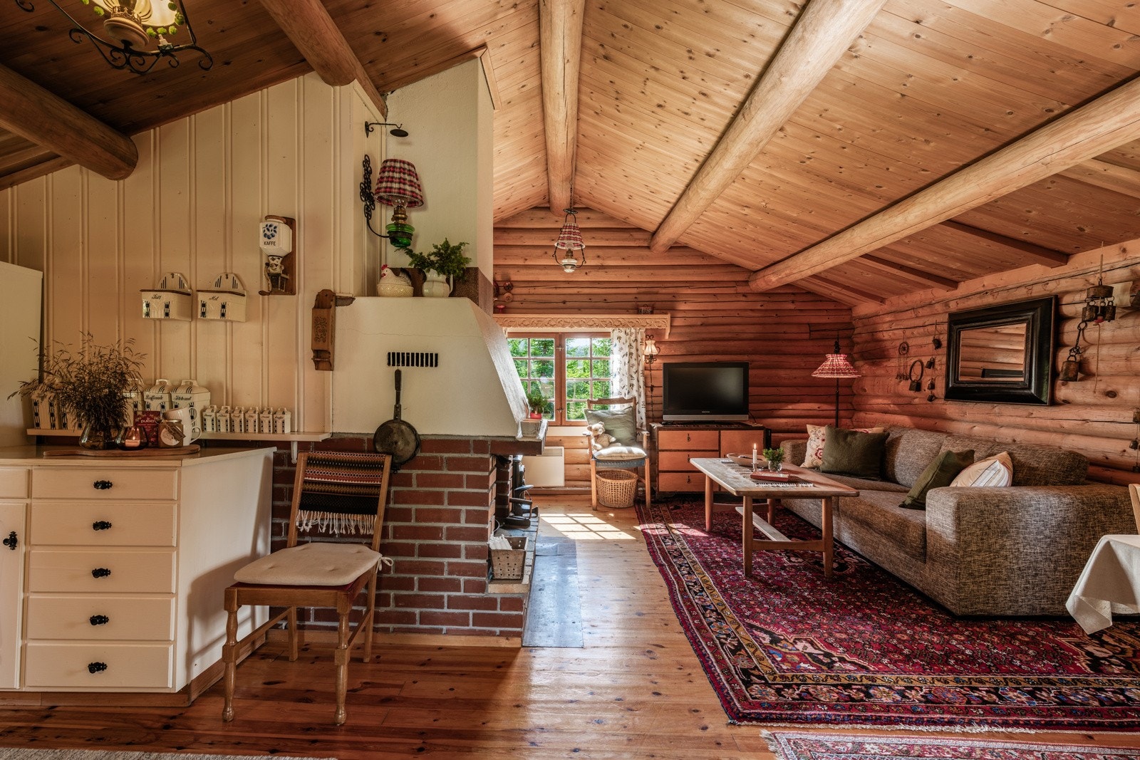 Åpen løsning med høyt under taket Galleribilde