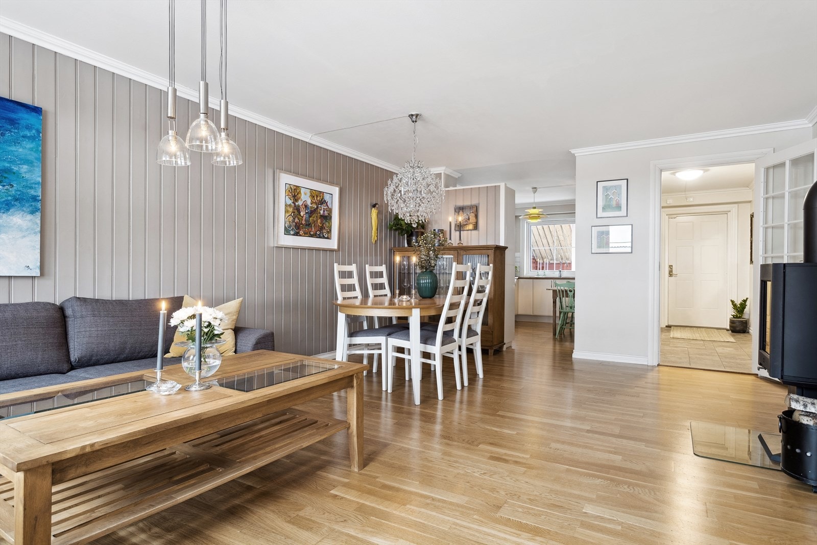 Her finner du et aktivt lokalsamfunn med gode turmuligheter, balløkker og treningssentre i nærheten. Galleribilde