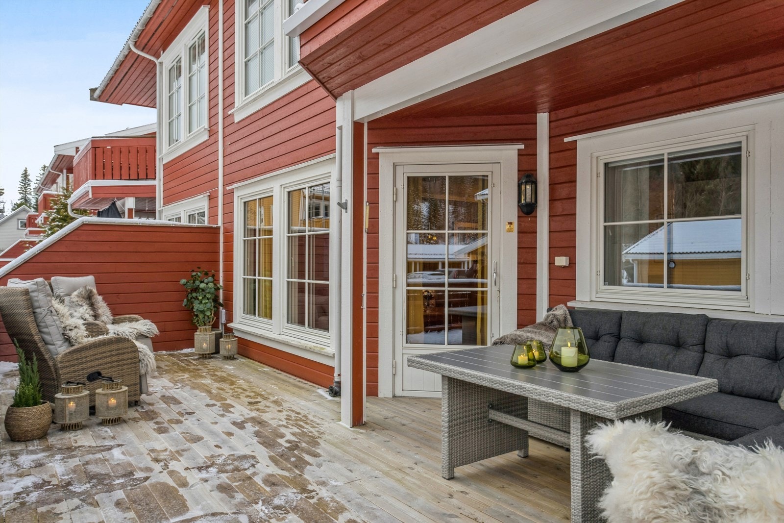 Her er det god plass til utemøbler og med den fine plasseringen kan du enkelt nyte utelivet i rolige omgivelser. Galleribilde
