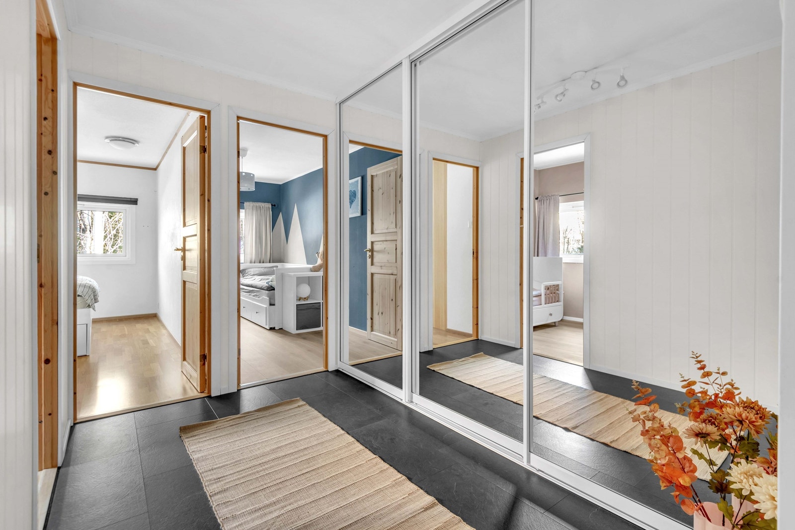 Her er det godt med oppbevaringsplass. Galleribilde