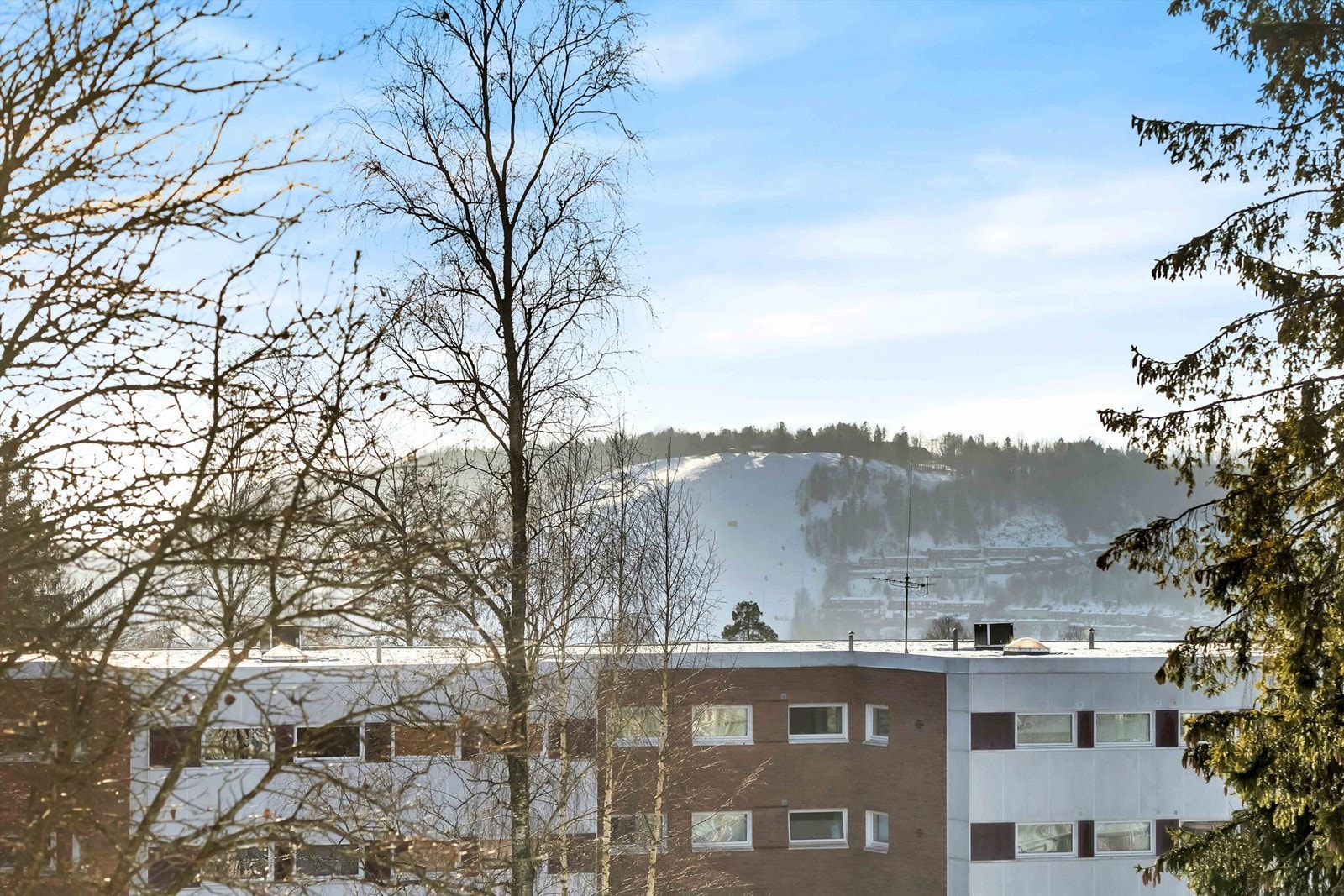 Her har du utsikt til populære Kirkerudbakken. Galleribilde