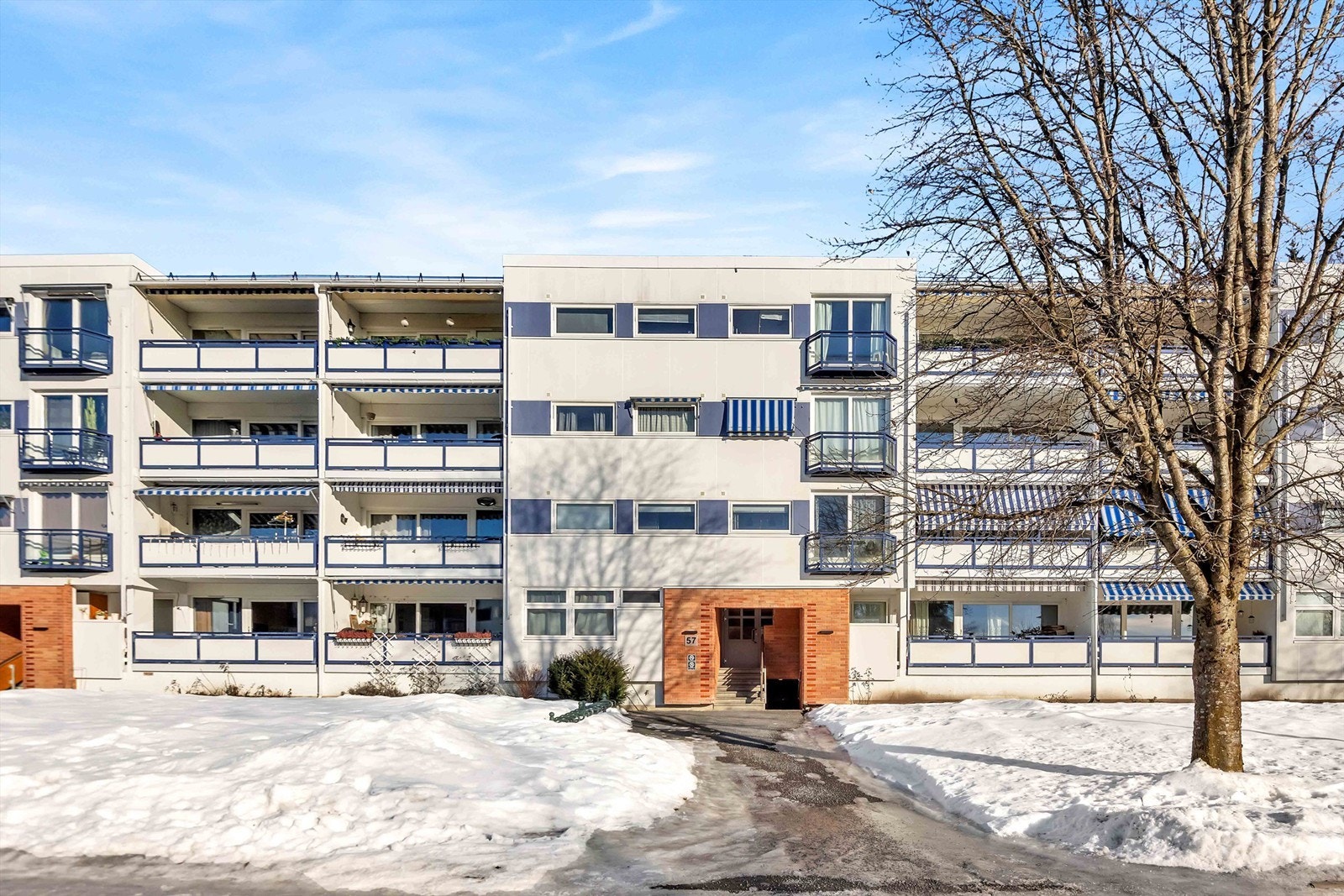 Velkommen til Bjørnebærstien 57 - presenteres av Eiendomsmegler Marius Stormfelt v/Krogsveen avd. Sandvika! Galleribilde