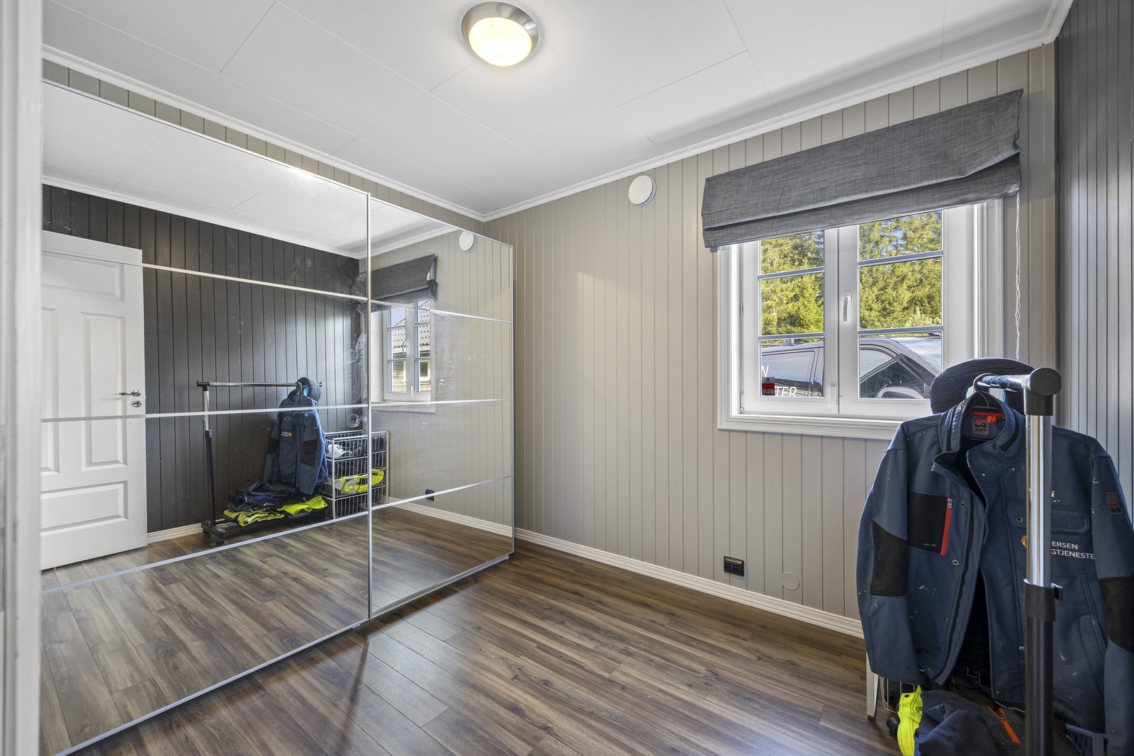 Soverom - Brukt som garderoberom i hoveddelen Galleribilde