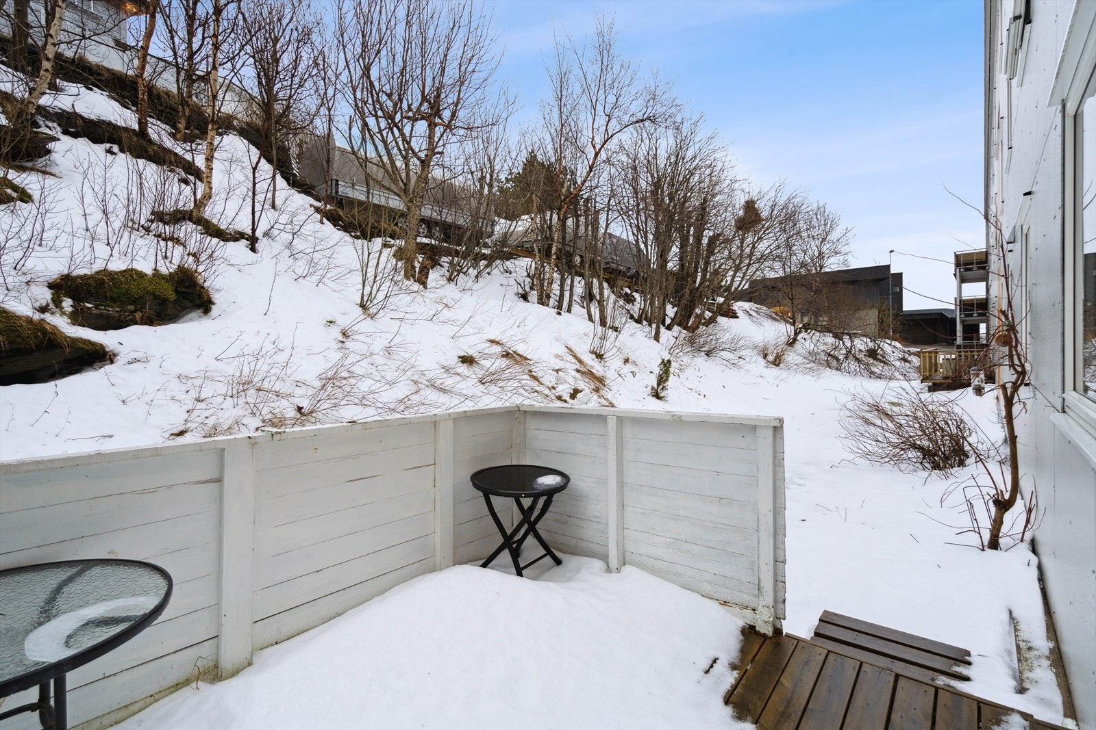 Østvendt terrasse - Det gjøres oppmerksom på at den østvendte terrassen antas å ikke være godkjent av borettslaget/kommunen Galleribilde