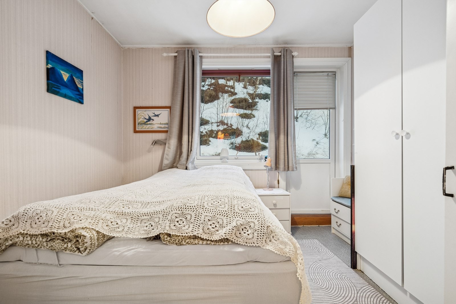 Soverom - Herfra er det utgang til den østvendte terrassen Galleribilde