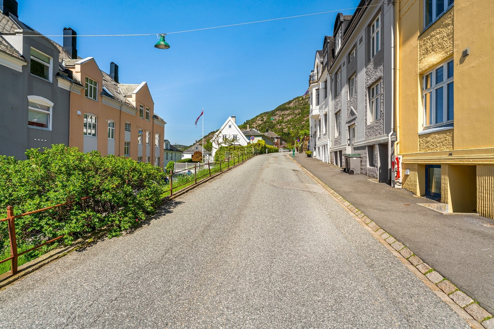 - Kun 3 minutters gange til nærmeste busstopp som er "Formanns vei" - Galleribilde