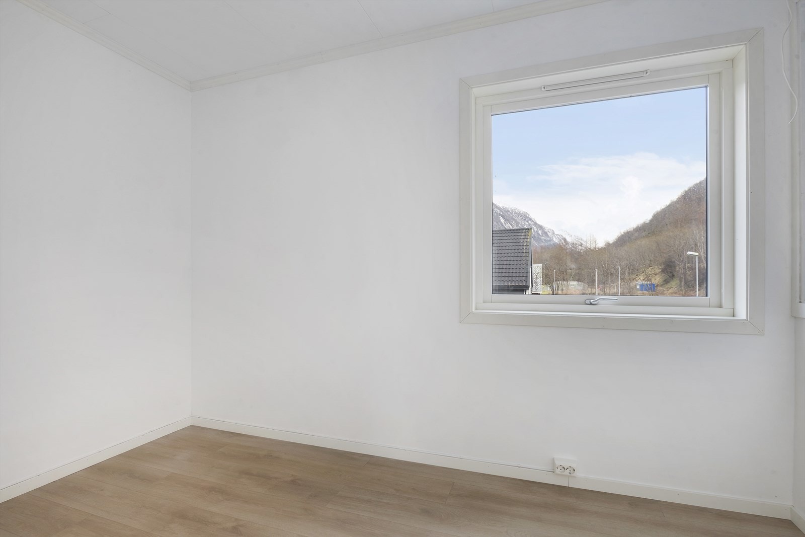 Eitt av tre soverom i 2. etasje. Galleribilde
