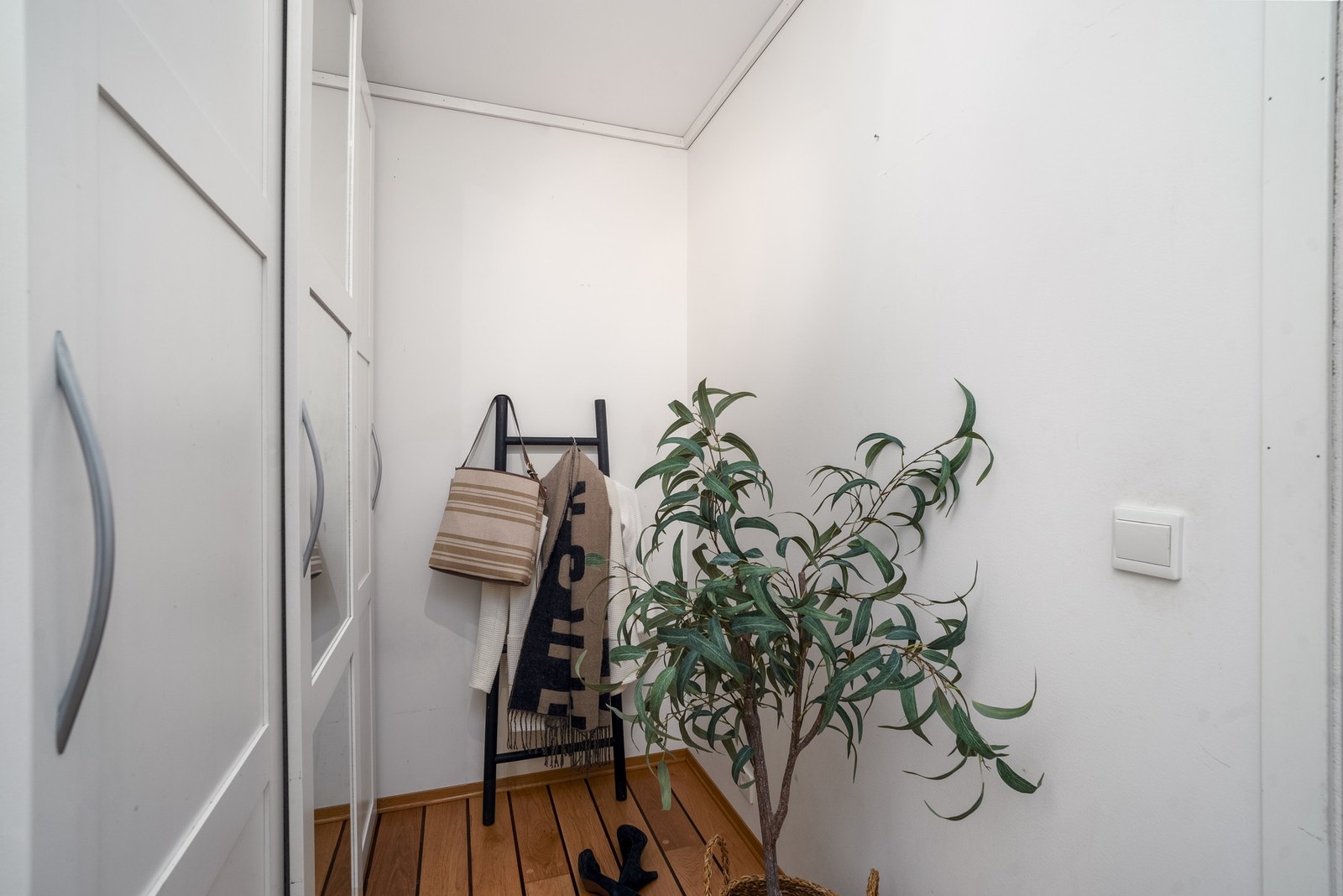 Rom ved kjøkken, perfekt til garderobe. Galleribilde