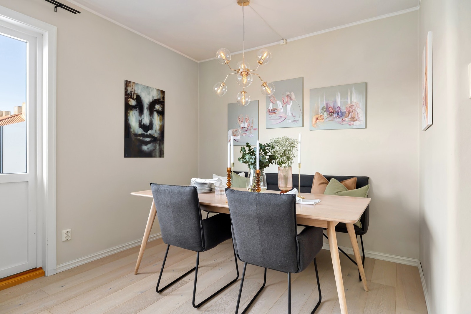 Utgang fra stue til balkong Galleribilde