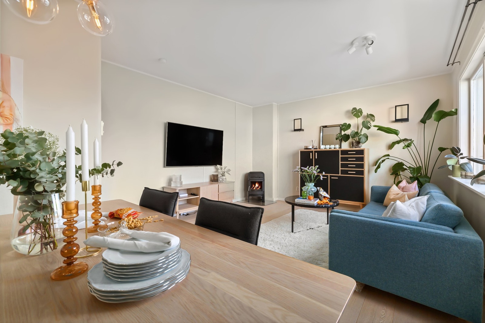 Spiseplassen finner sin naturlige plass i enden av rommet Galleribilde