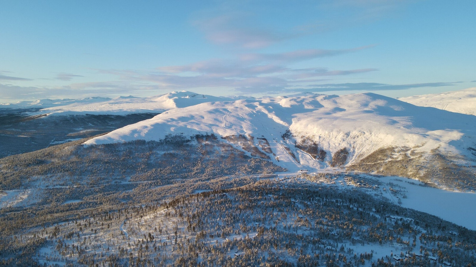 Et flott område ved porten til Jotunheimen Galleribilde