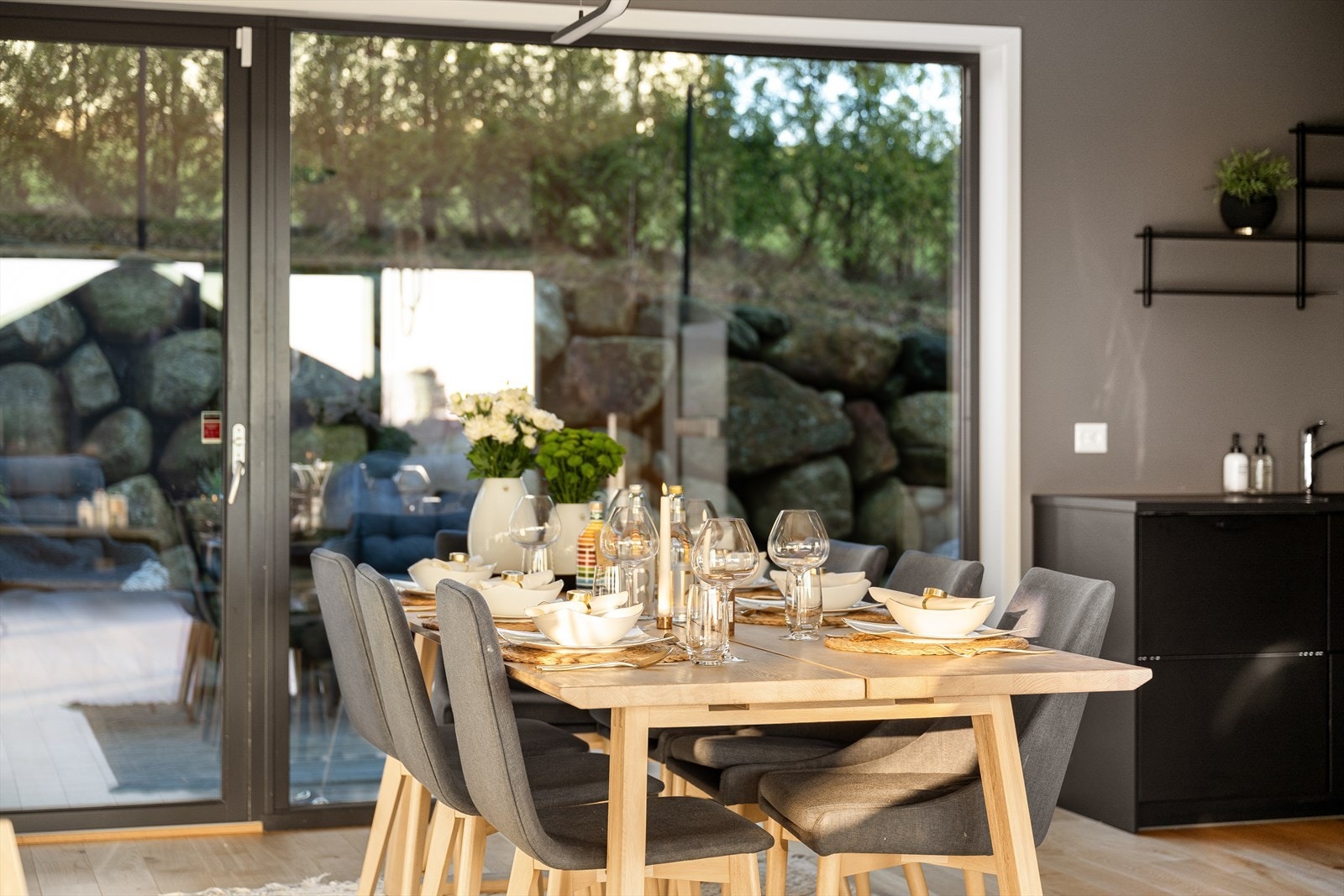 Utgang til terrasse fra kjøkken/spisestue Galleribilde