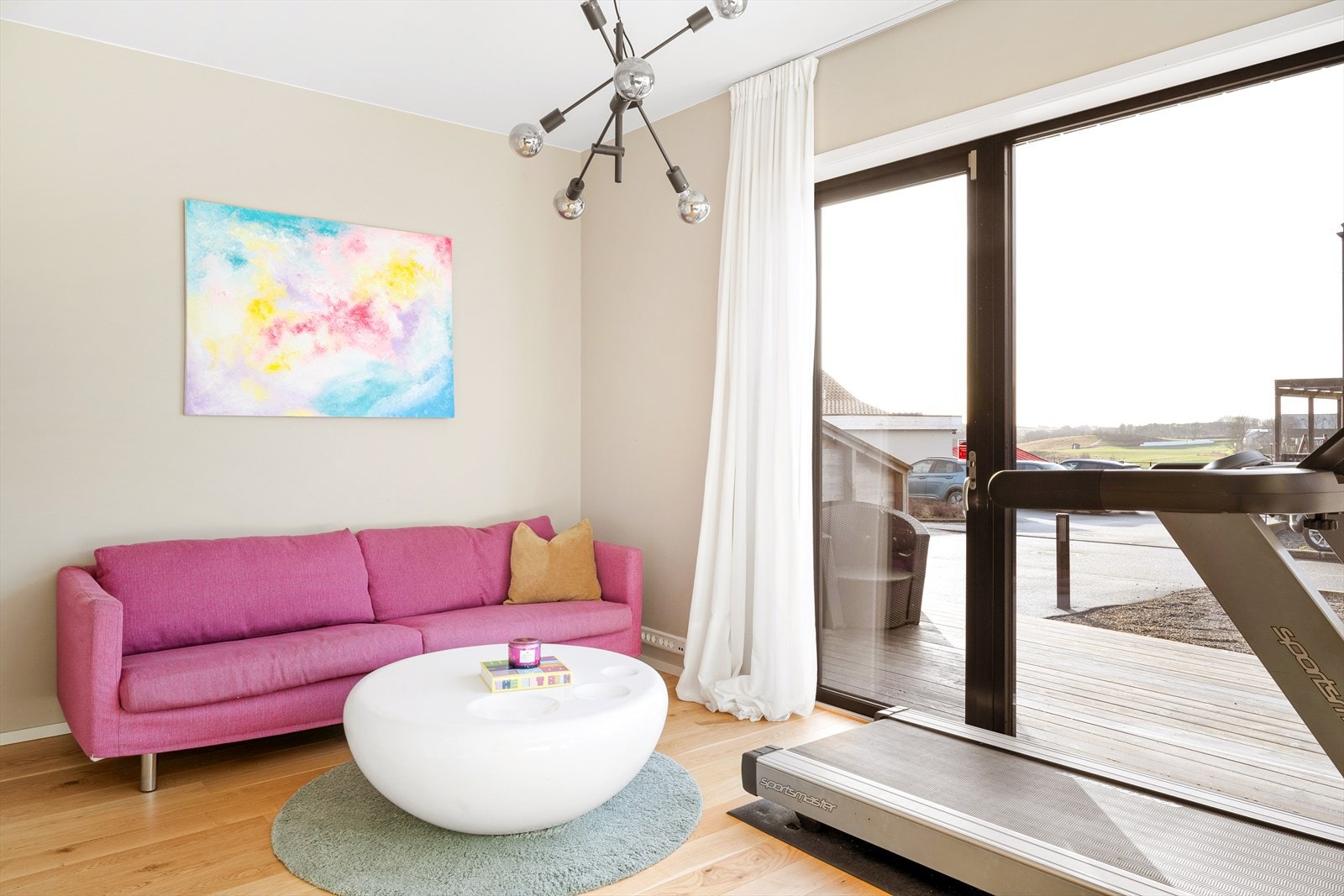 Stue med utgang til terrasse Galleribilde