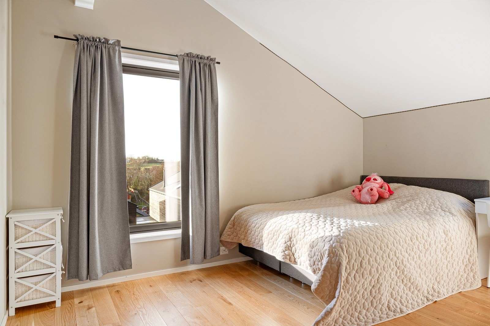 Det er mulighet for walk-in garderobe i forbindelse med hovedsoverom Galleribilde