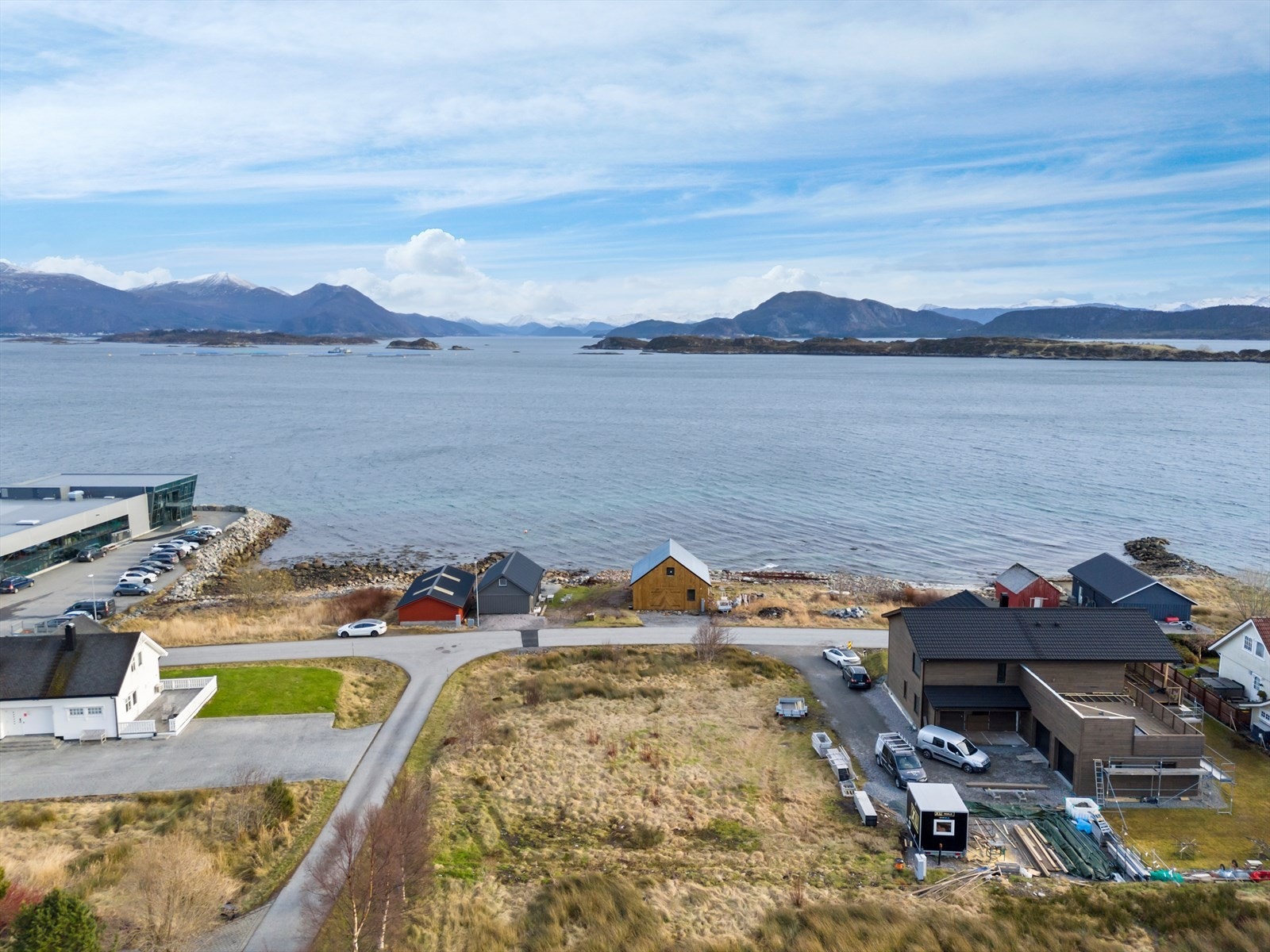 Stor tomt på ca 1073 kvm med utnyttelsesgrad på 30% Galleribilde