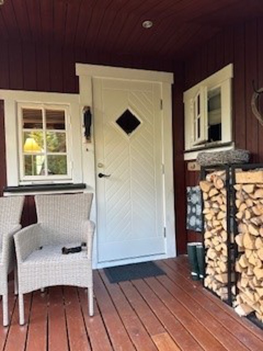 Ny inngangsdør ved inngangspartiet. Galleribilde