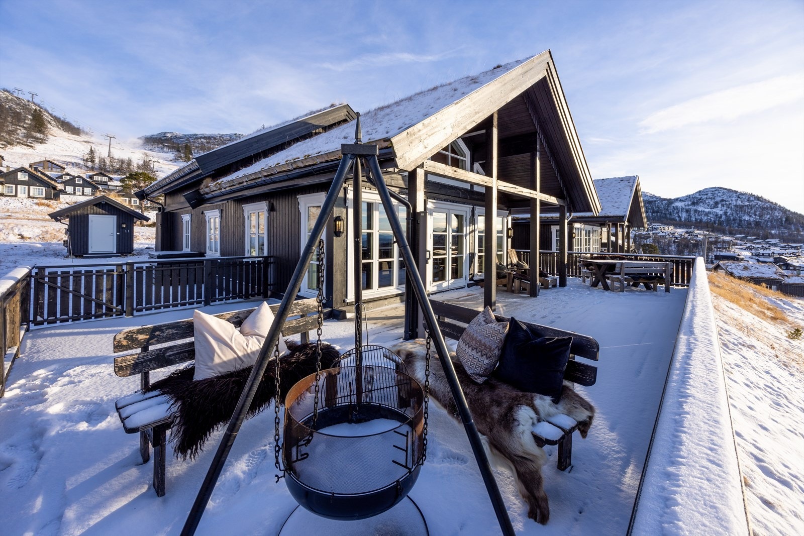 Ingenting er som å sitte rundt bålpanna etter en lang dag i bakken. Galleribilde