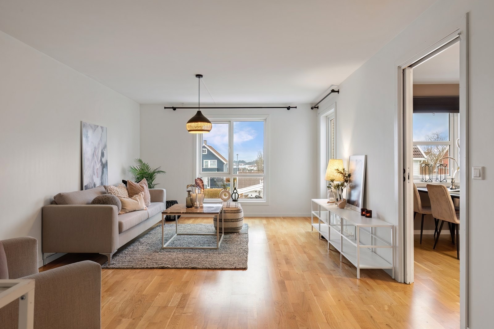 Stue med parkettgulv Galleribilde