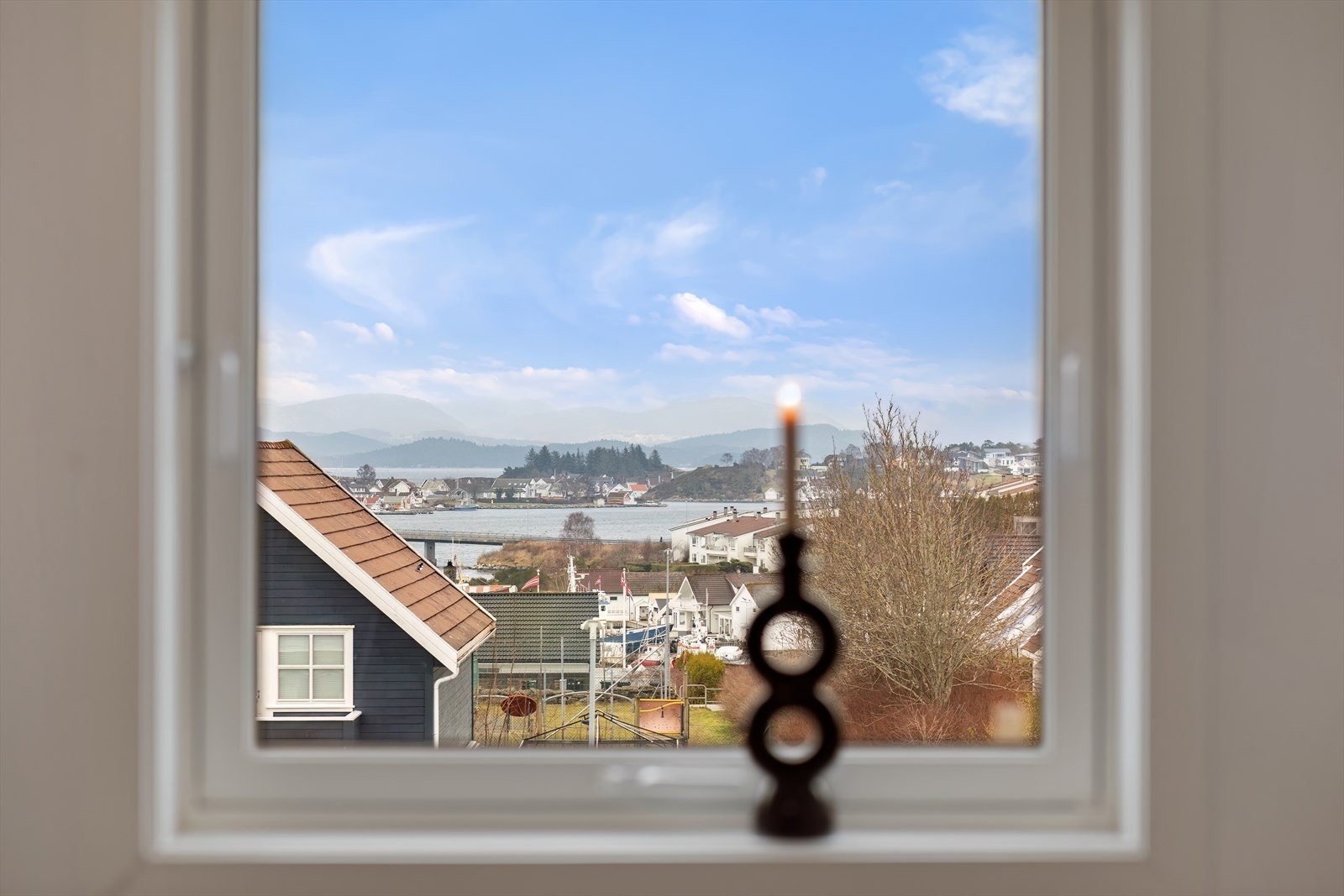 Flott utsikt til sjøen Galleribilde