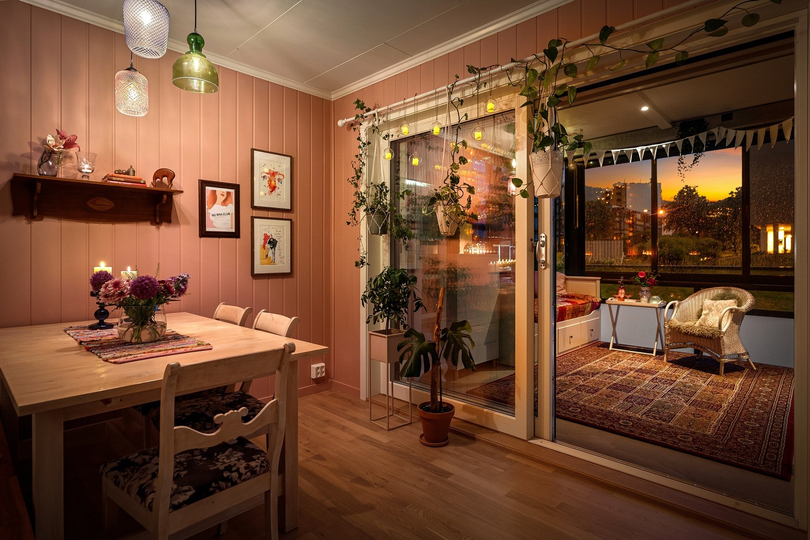 - Svært koselig atmosfære om kvelden - Galleribilde