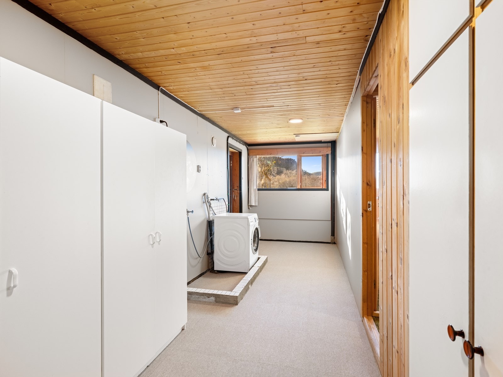 Direkte utgang til utstyrsbod. Galleribilde