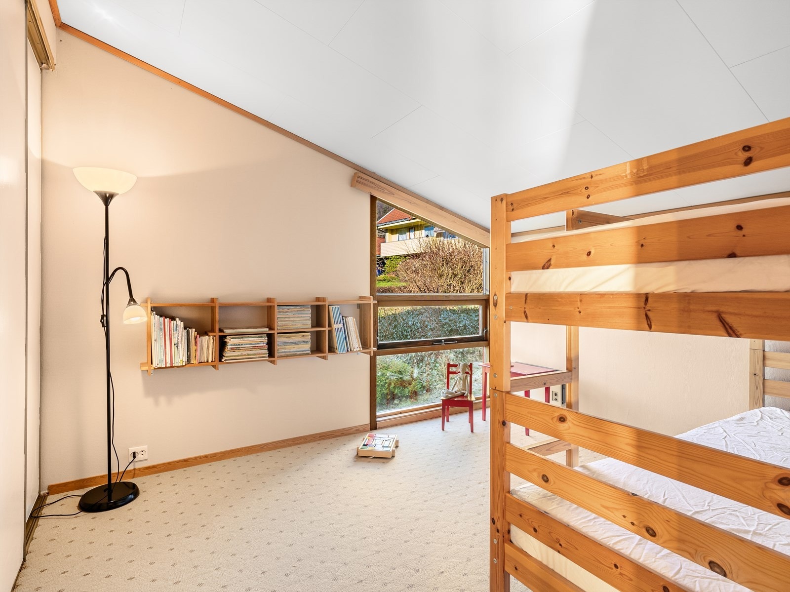 Etasjen ble påbygget med to soverom i 1985 Galleribilde