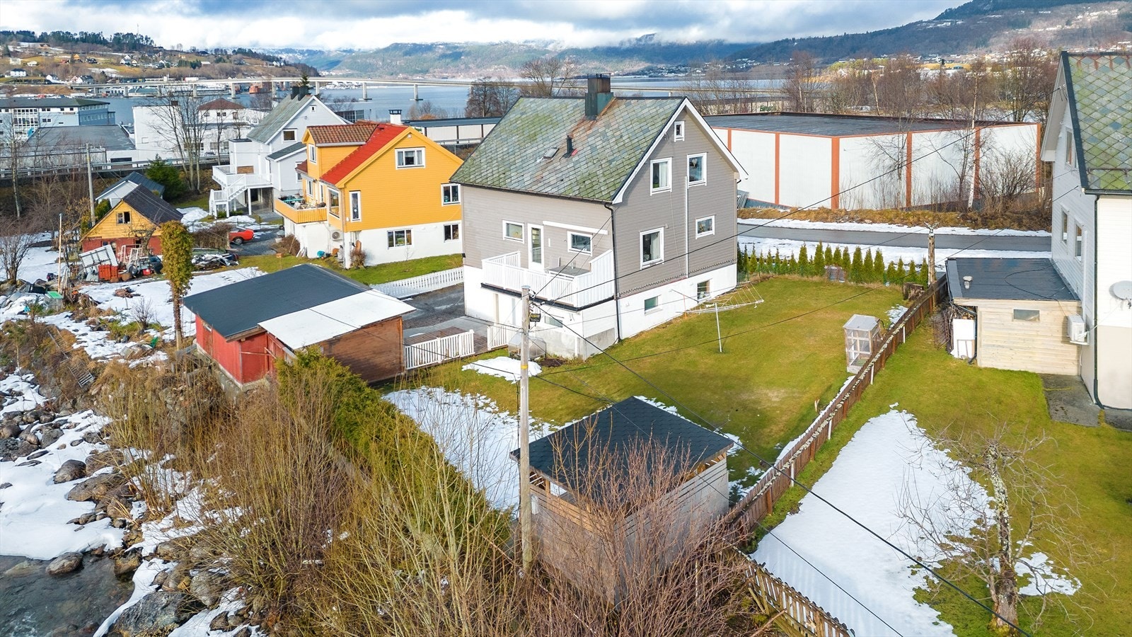 007_Bolig bygget i 1950. Boligen er oppført med innredet kjeller, innredet 1. etasje og med innredet loft..jpg Galleribilde