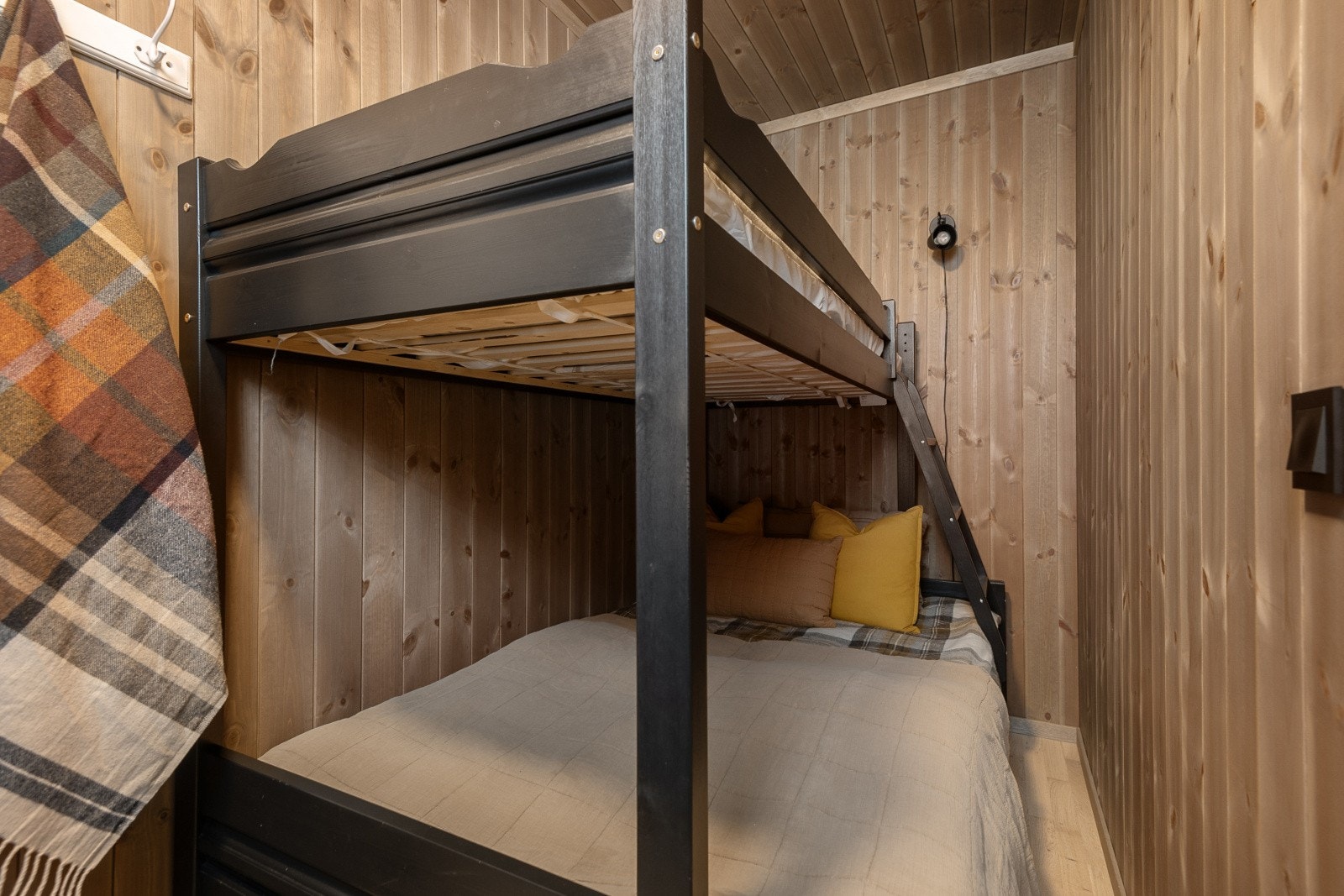 Soverom 2 innredet med to stk. familiekøyer. Galleribilde