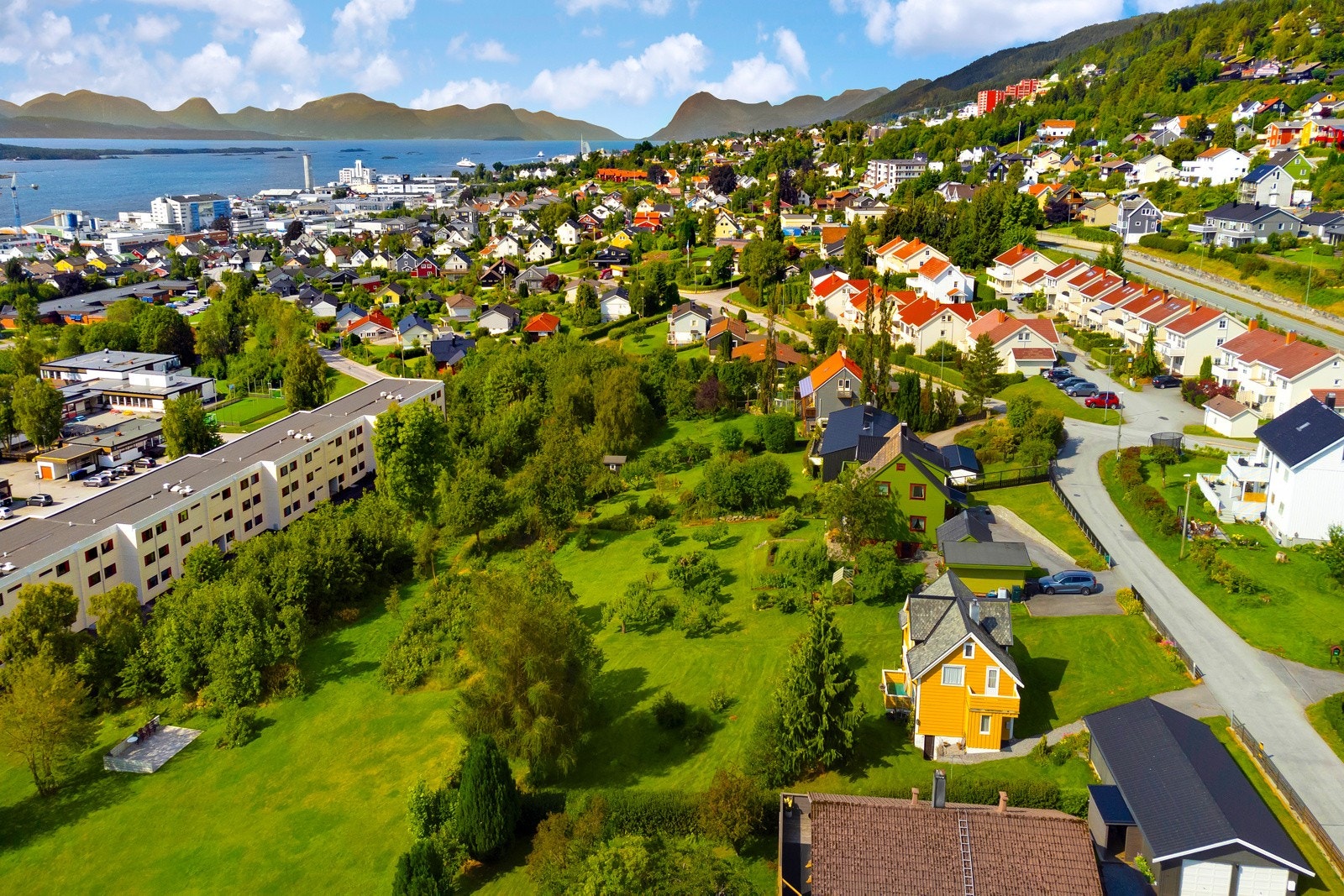 Eiendommen er på hele 1360 kvm. Galleribilde