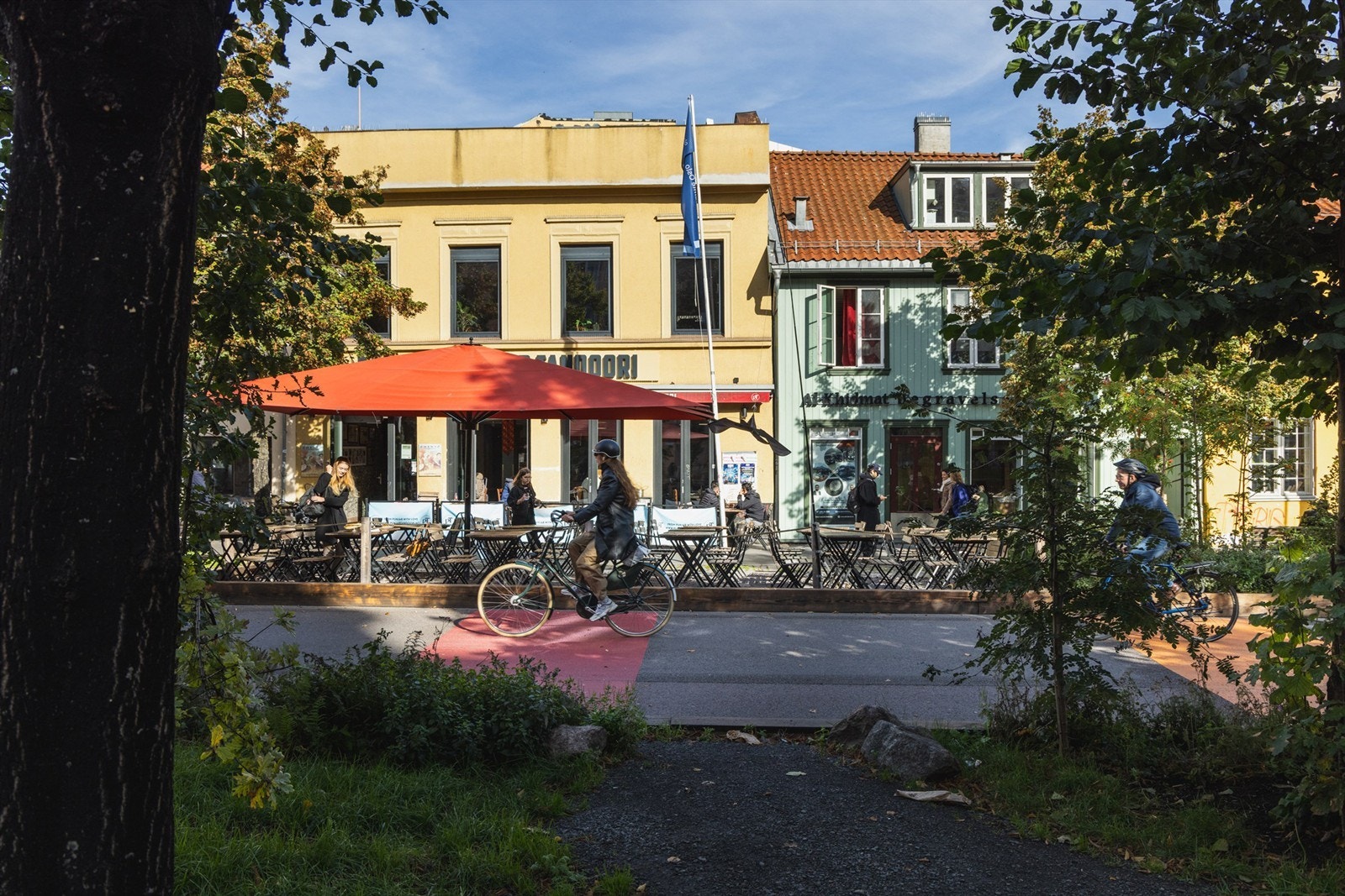 I nabolaget er det et hav av kafeer, restauranter og serveringssteder! Galleribilde