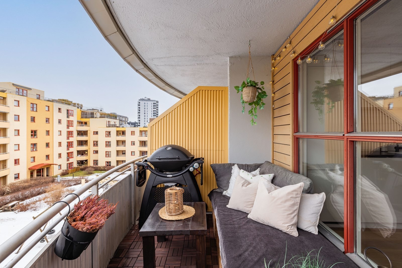 En barnevennlig tre-roms i attraktive og rolige omgivelser med nærhet til bykjernen Galleribilde