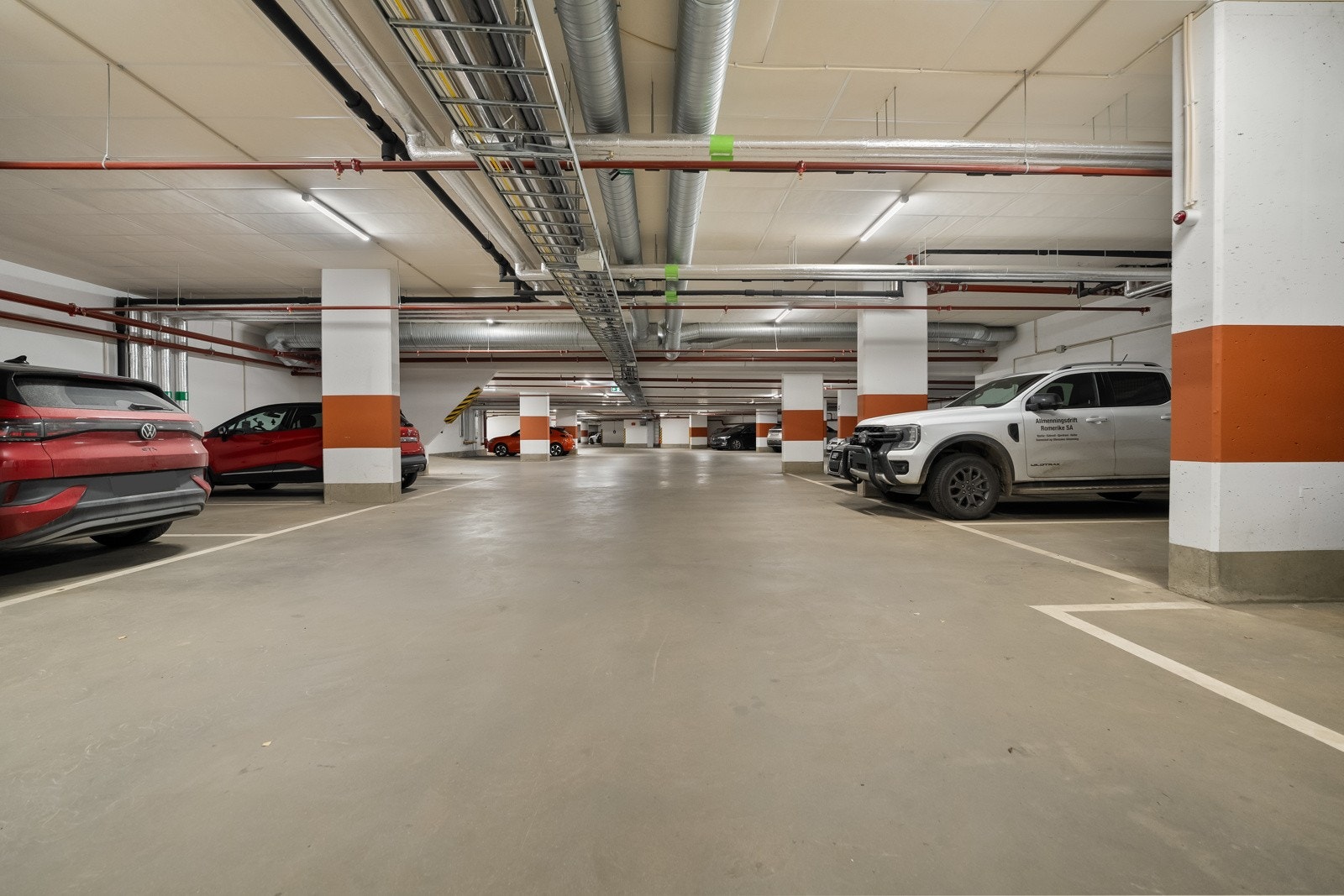 Garasjekjeller. Galleribilde