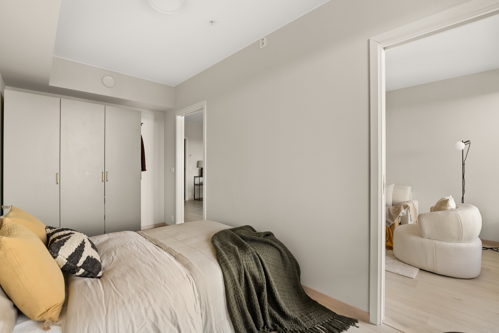 Du har to innganger til soverommet. Galleribilde