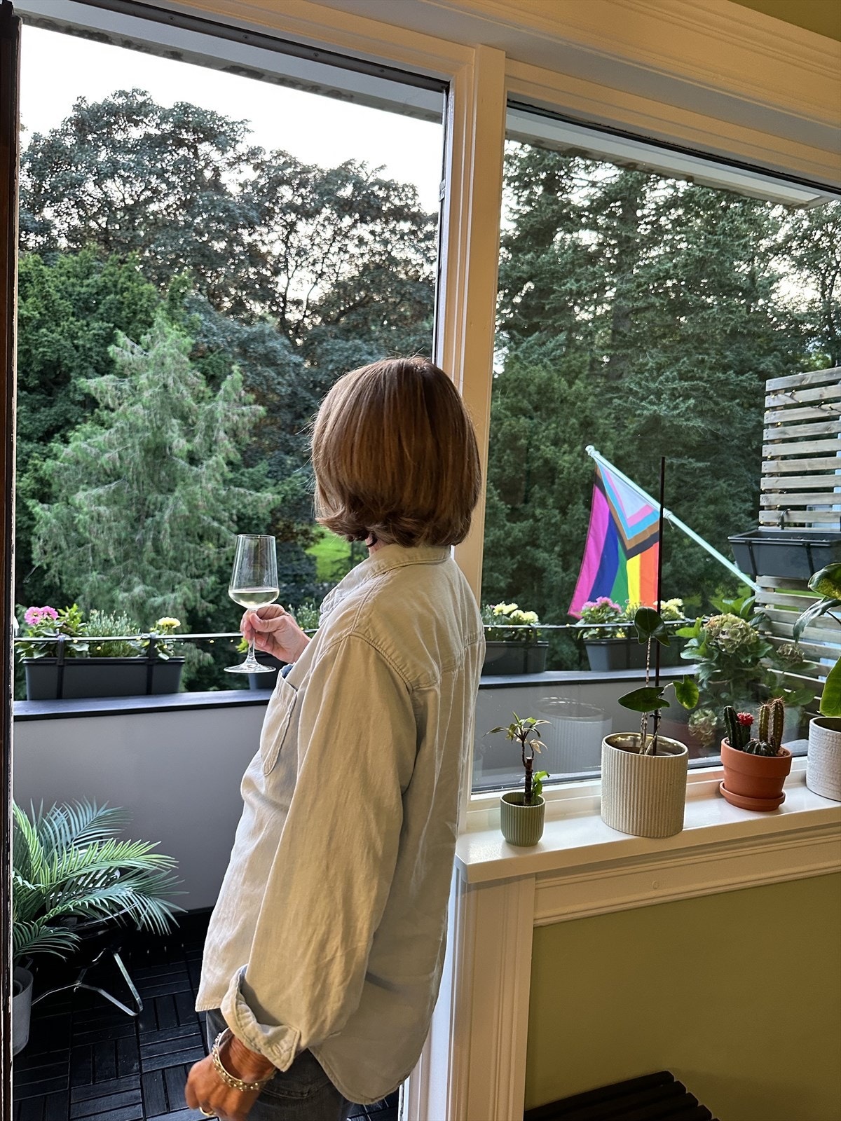 Selgers bilde tatt på sommeren. Galleribilde