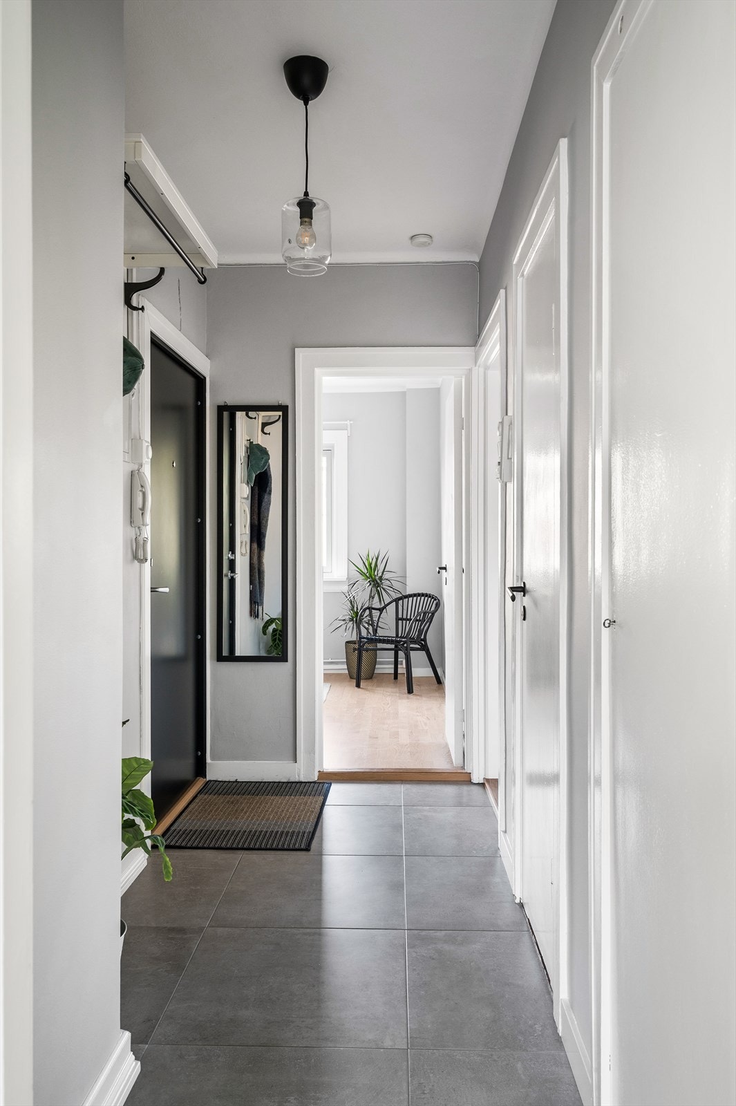 Leiligheten har to praktiske, innvendige kott for ekstra oppbevaring. Galleribilde