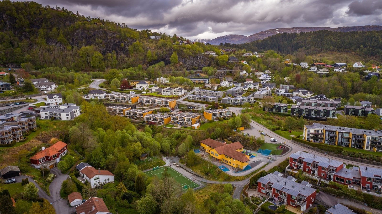 Nedre Nattland er et av Bergens mest populære nabolag for familier
, og ligger i umiddelbar nærhet. Galleribilde