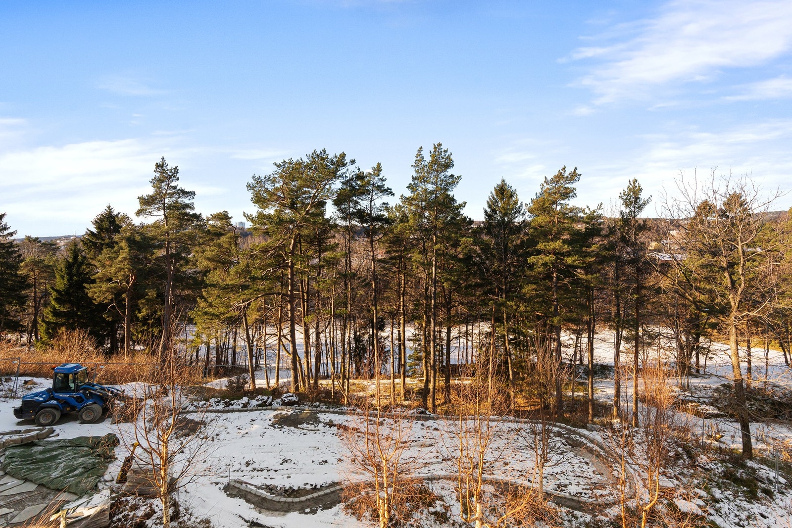 - Ingen innsyn og fredelig utsyn mot naturen/skogen - Galleribilde