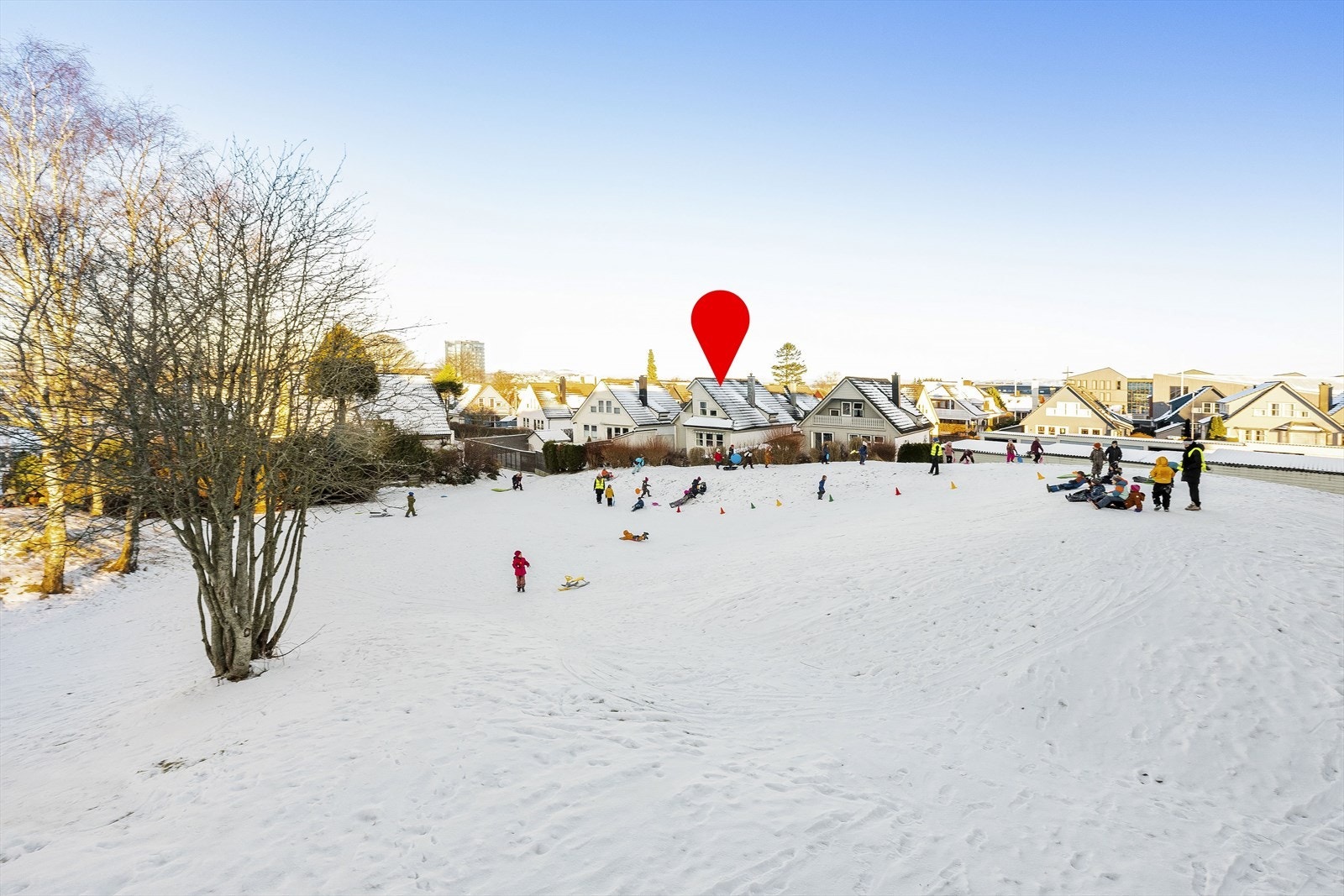 Koselig friområde som blir en perfekt akebakke om vinteren Galleribilde