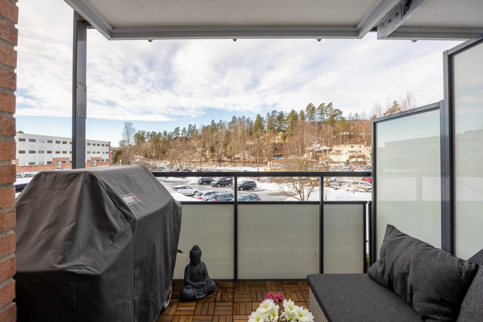 På sommerstid er det sol på balkongen fra ca. kl. 13-21.30. Galleribilde