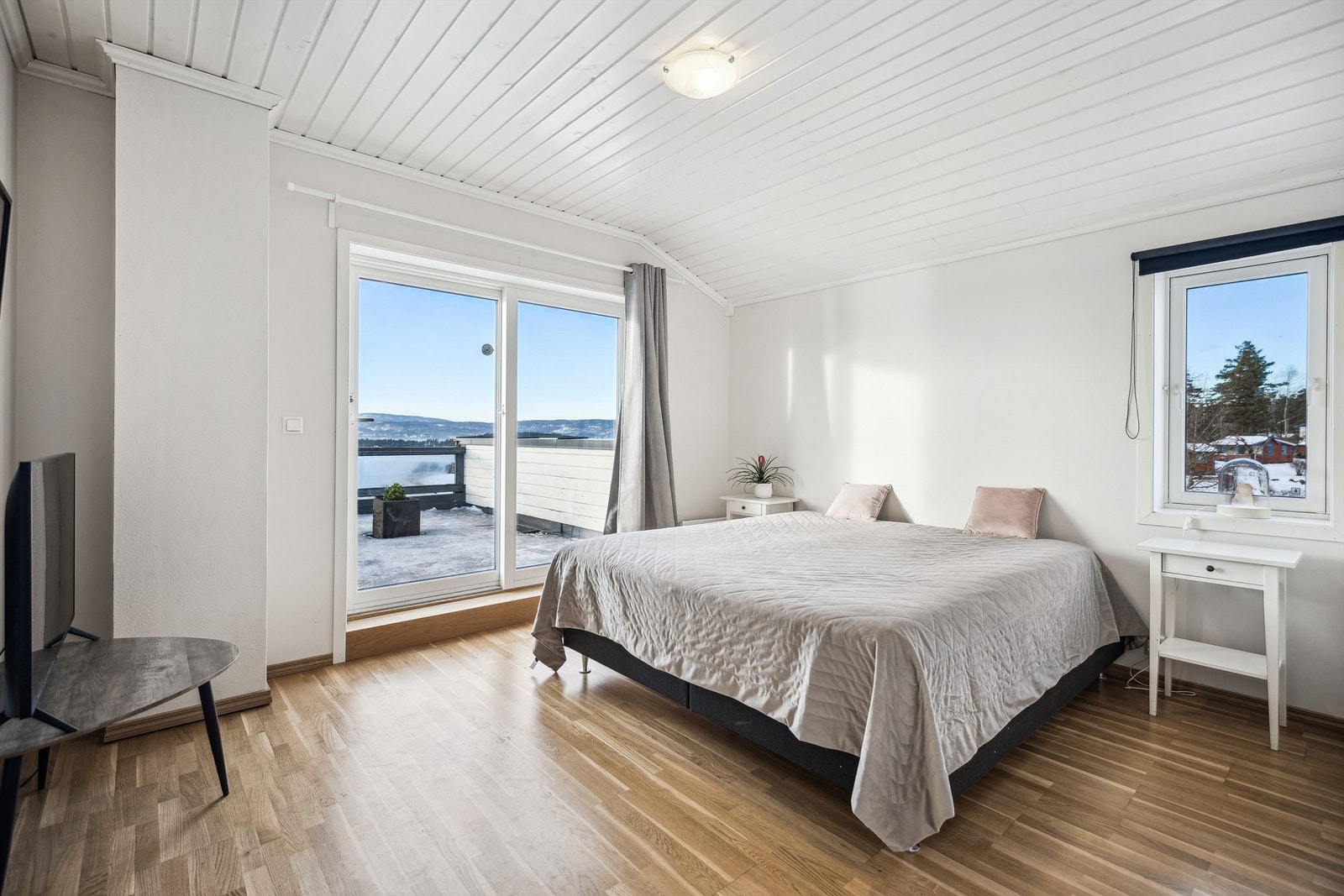 Boligen har totalt 4 soverom som alle er av god størrelse. Galleribilde