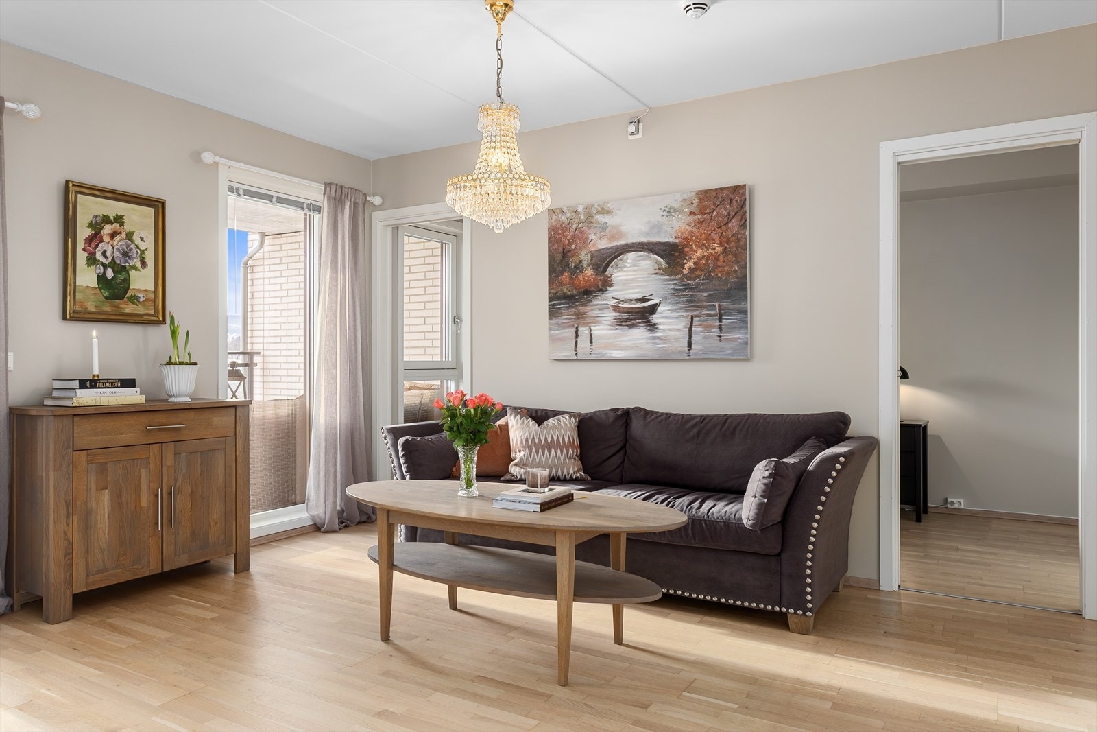 Leiligheten er utstyrt med balansert ventilasjon, noe som sørger for et godt inneklima året rundt. Galleribilde