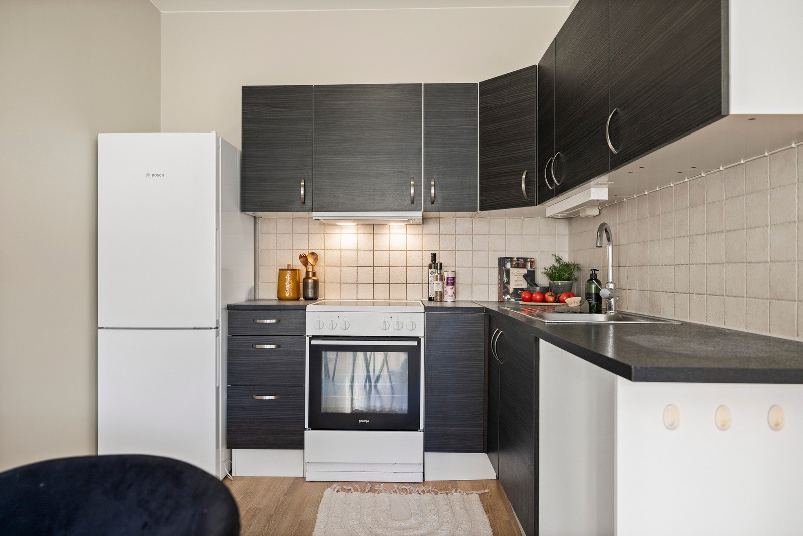 Her har du godt med skap- og benkeplass. Galleribilde