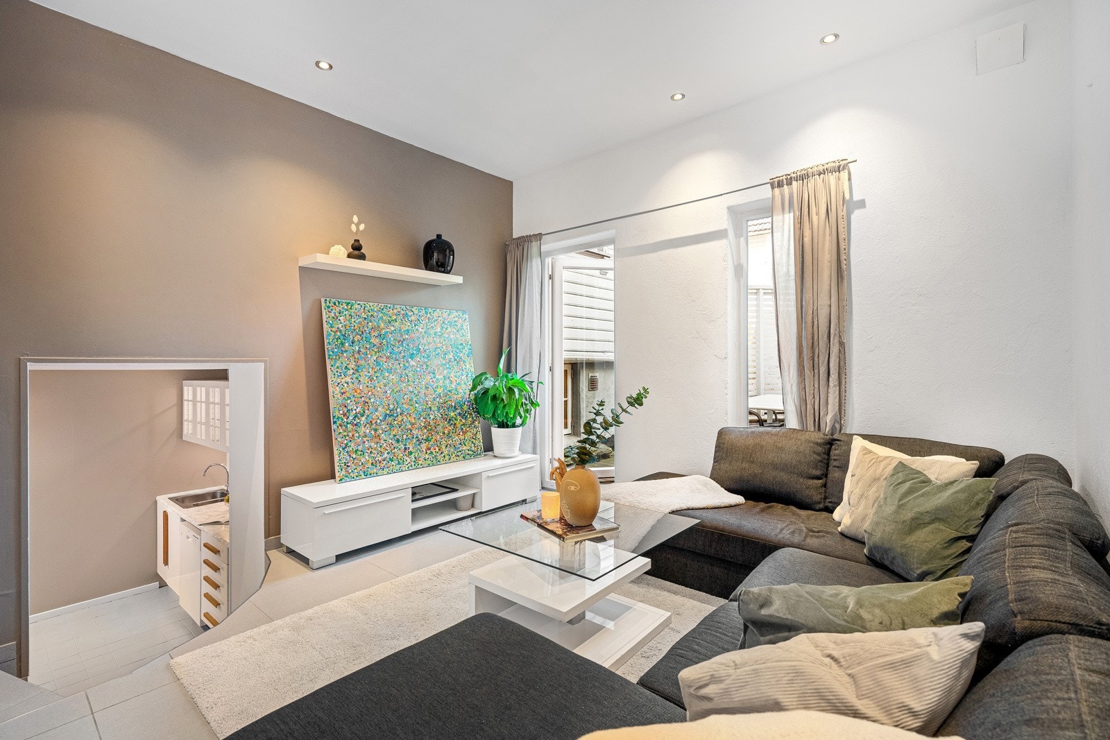 Her får du en sentral leilighet med høy trivselsfaktor og gangavstand til det meste! Galleribilde